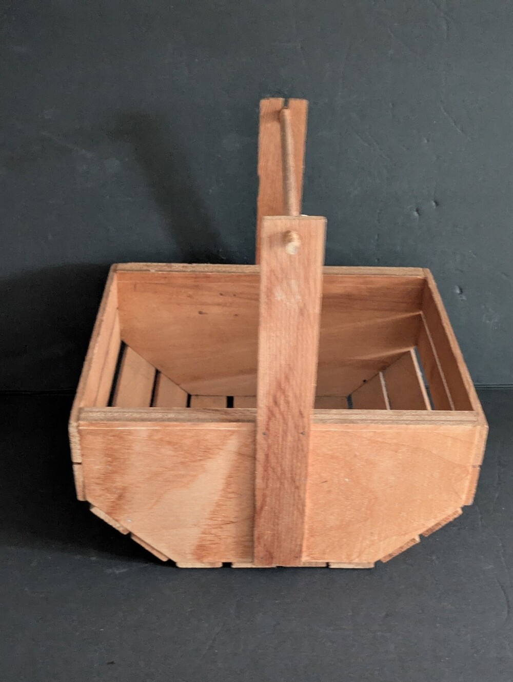 Basket Handmade Wooden  Basket Natural Brown 11 H x 10 W x 11.5 L Vintage NWOT